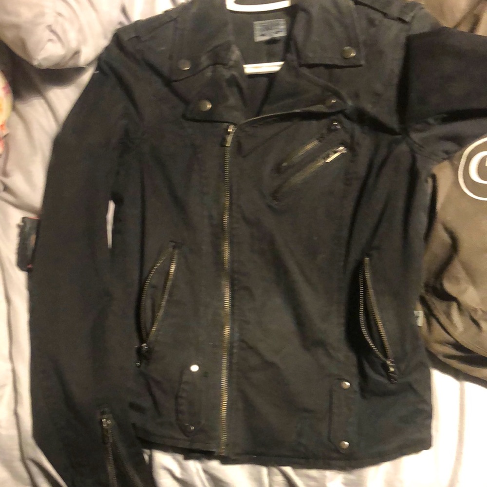 Tripp rocker coat